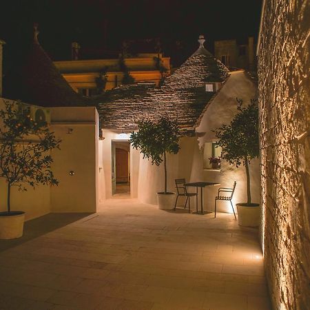 Trullo Essenza-Trulli Anti Charme & Relax Bed & Breakfast อัลเบโรเบลโล ภายนอก รูปภาพ