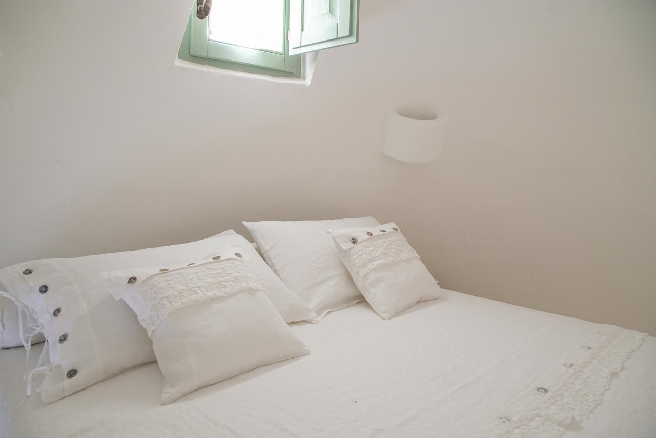 Trullo Essenza-Trulli Anti Charme & Relax Bed & Breakfast อัลเบโรเบลโล ภายนอก รูปภาพ