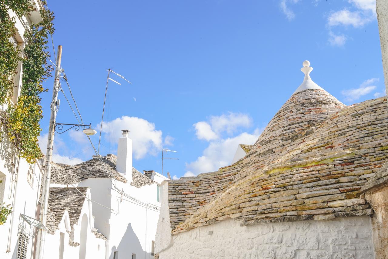 Trullo Essenza-Trulli Anti Charme & Relax Bed & Breakfast อัลเบโรเบลโล ภายนอก รูปภาพ