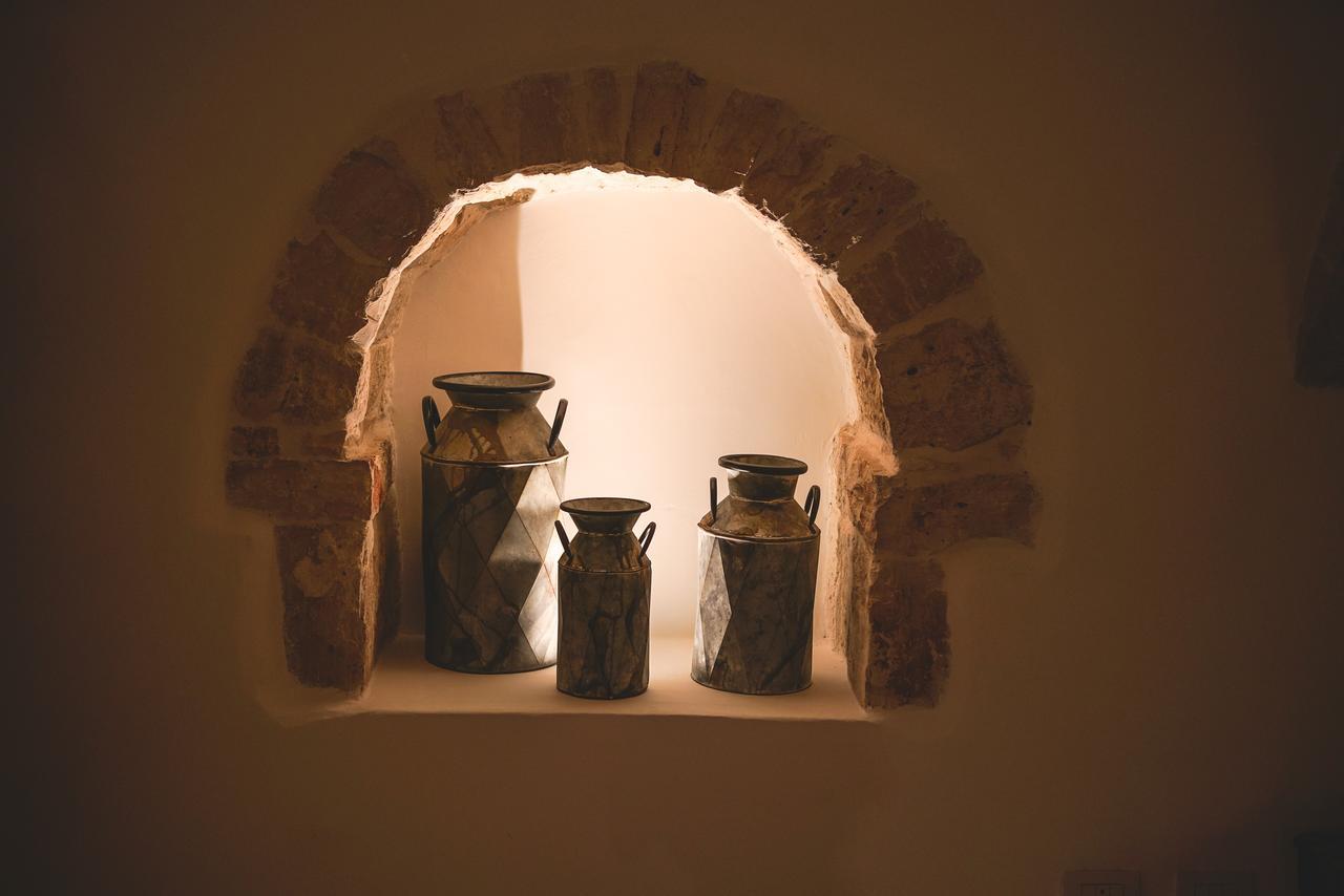 Trullo Essenza-Trulli Anti Charme & Relax Bed & Breakfast อัลเบโรเบลโล ภายนอก รูปภาพ